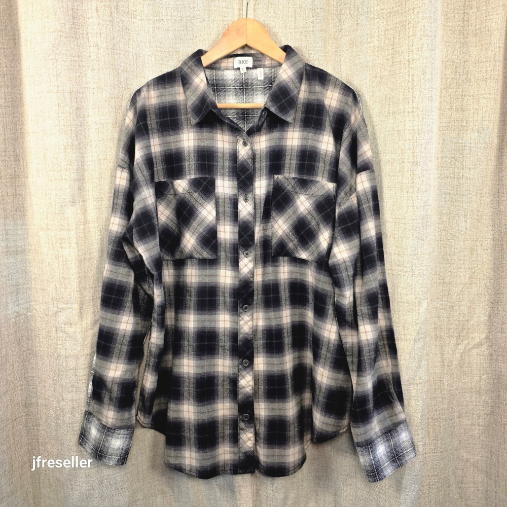 BKE Boyfriend Plaid Button Up Shirt Womens XL‎ Black White Grey Cotton Flannel